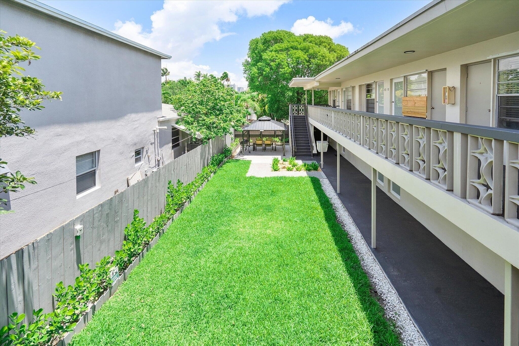 1638 Plunkett Street - Photo 20
