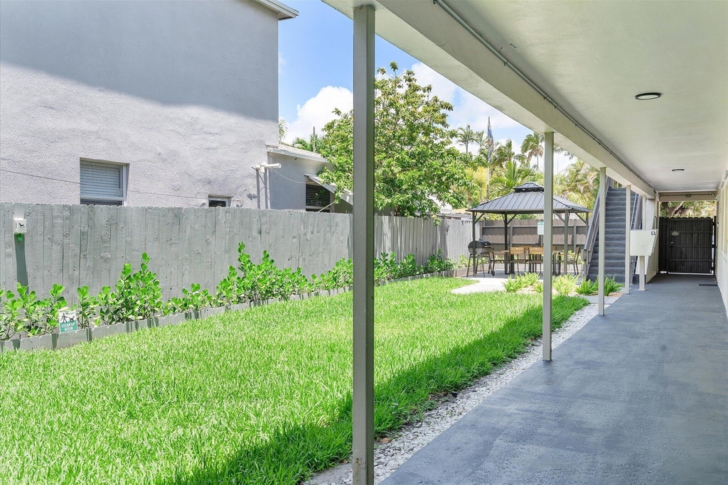 1638 Plunkett Street - Photo 22