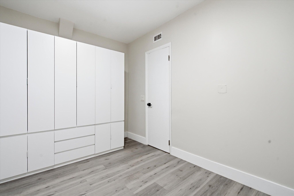 1638 Plunkett Street - Photo 10
