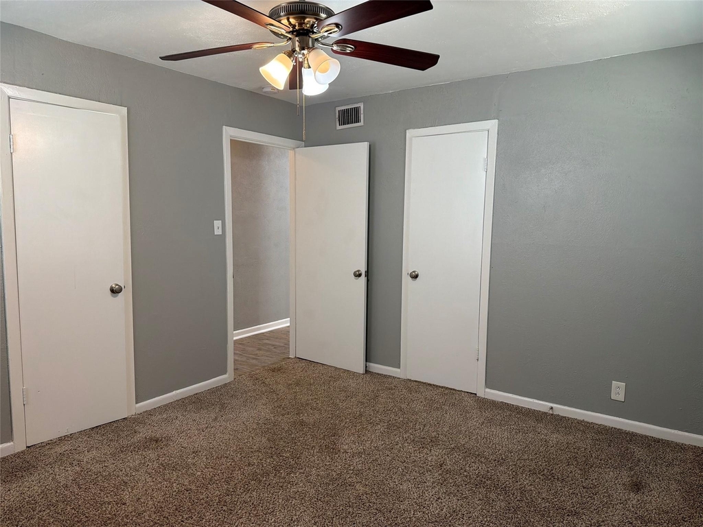 2505 Normont Circle - Photo 11