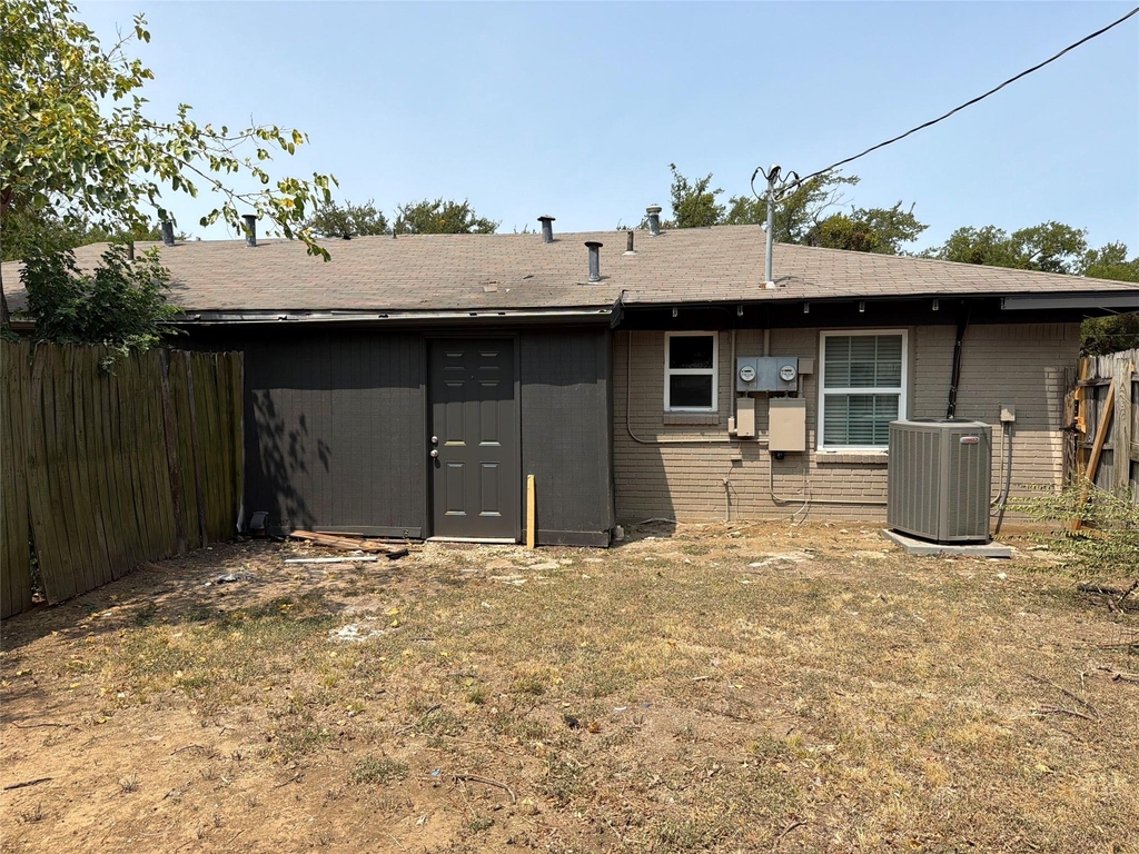 2505 Normont Circle - Photo 17
