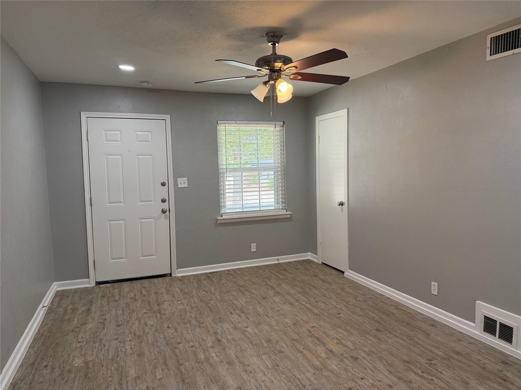 2505 Normont Circle - Photo 5
