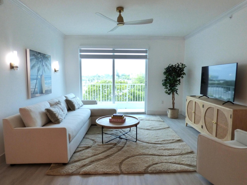 802 W Windward Way - Photo 5