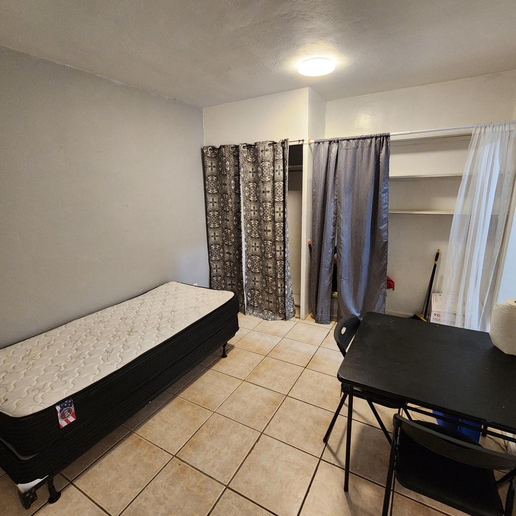 715 Sw 4th Street - Photo 5