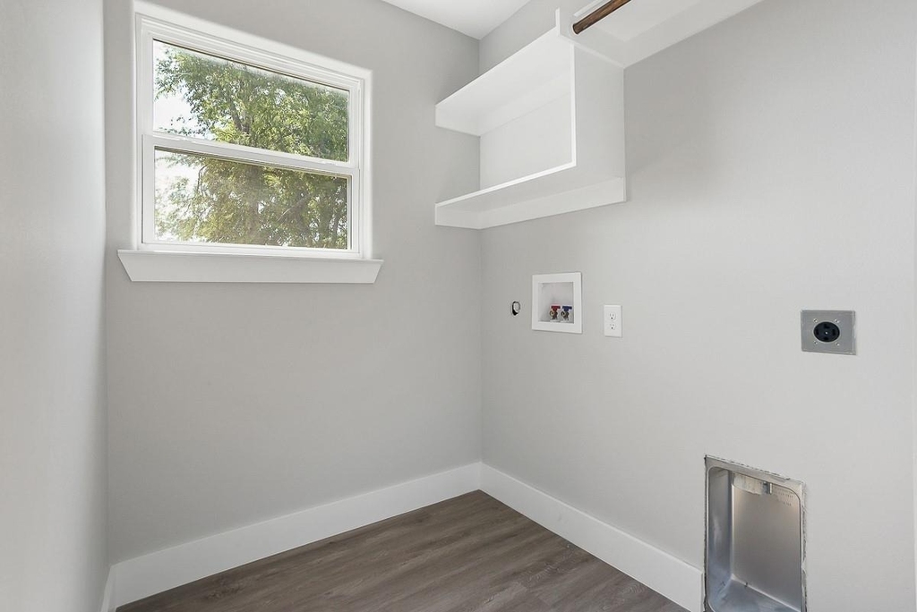 818 W Walker Street - Photo 12