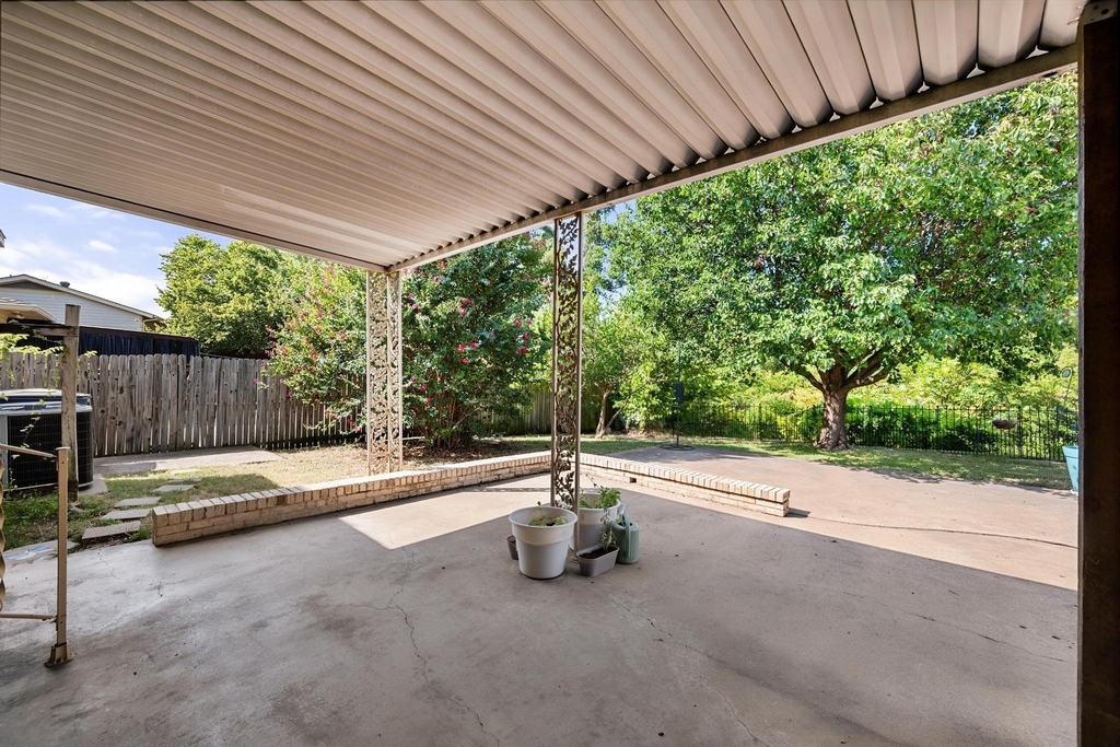 8351 Lullwater Drive - Photo 24