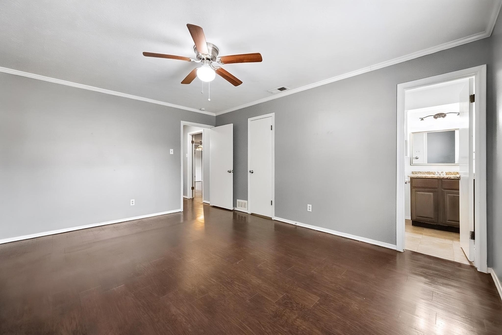 8351 Lullwater Drive - Photo 21