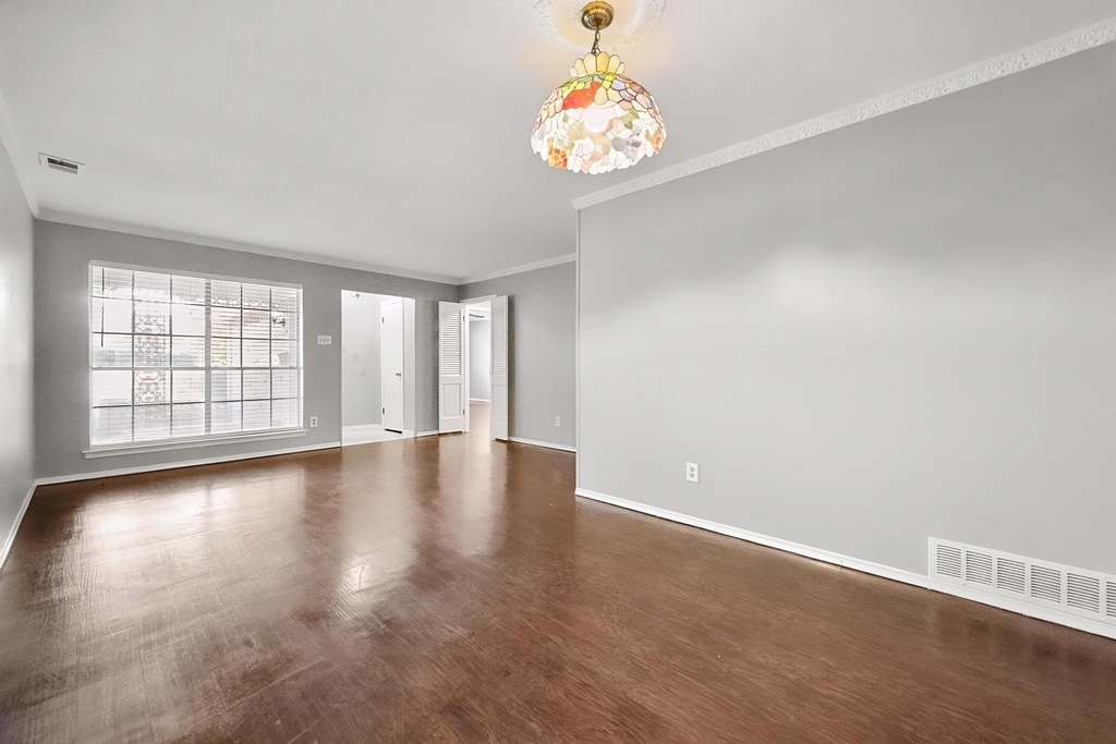 8351 Lullwater Drive - Photo 5