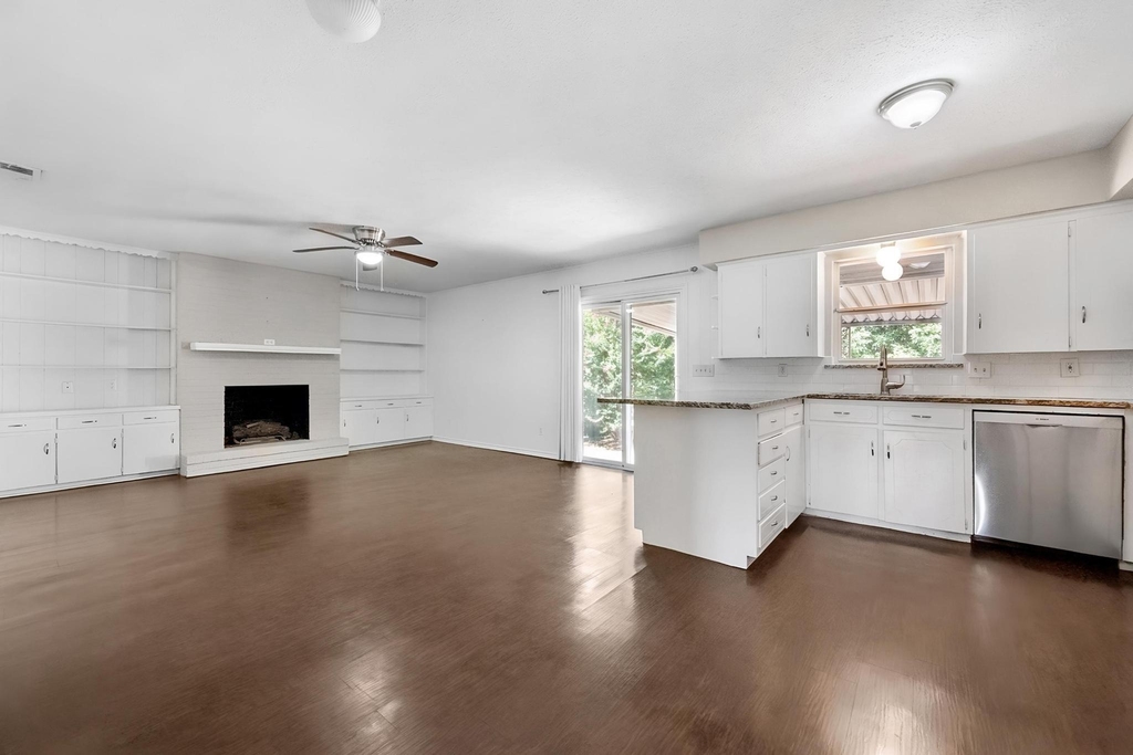 8351 Lullwater Drive - Photo 7