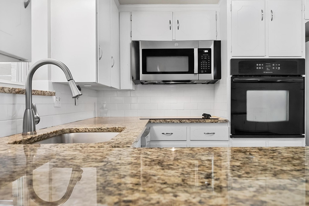 8351 Lullwater Drive - Photo 14