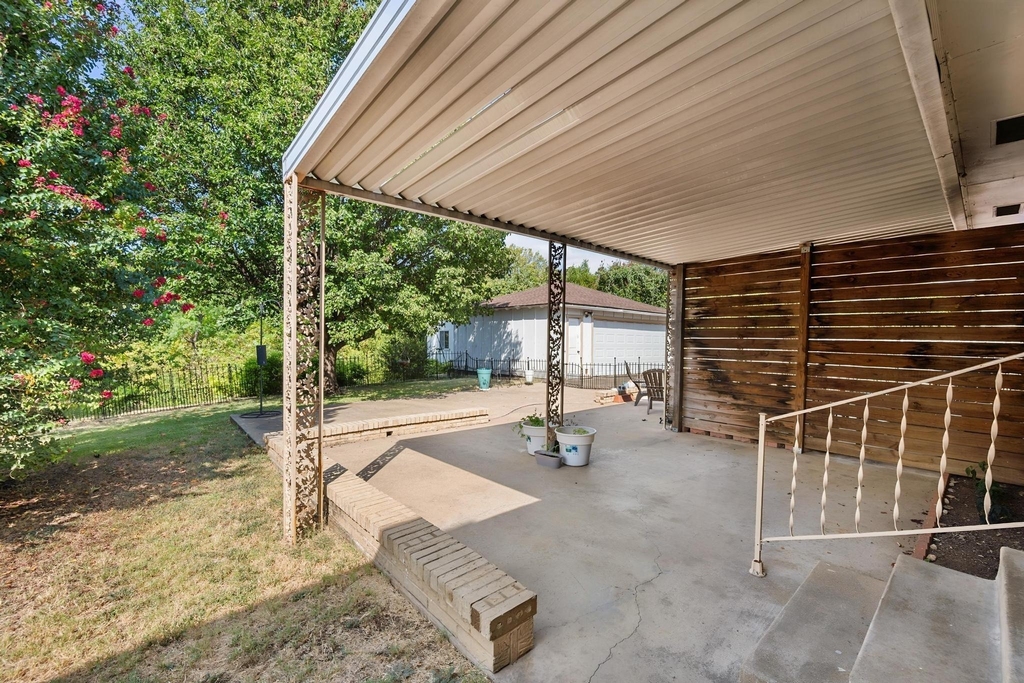 8351 Lullwater Drive - Photo 25