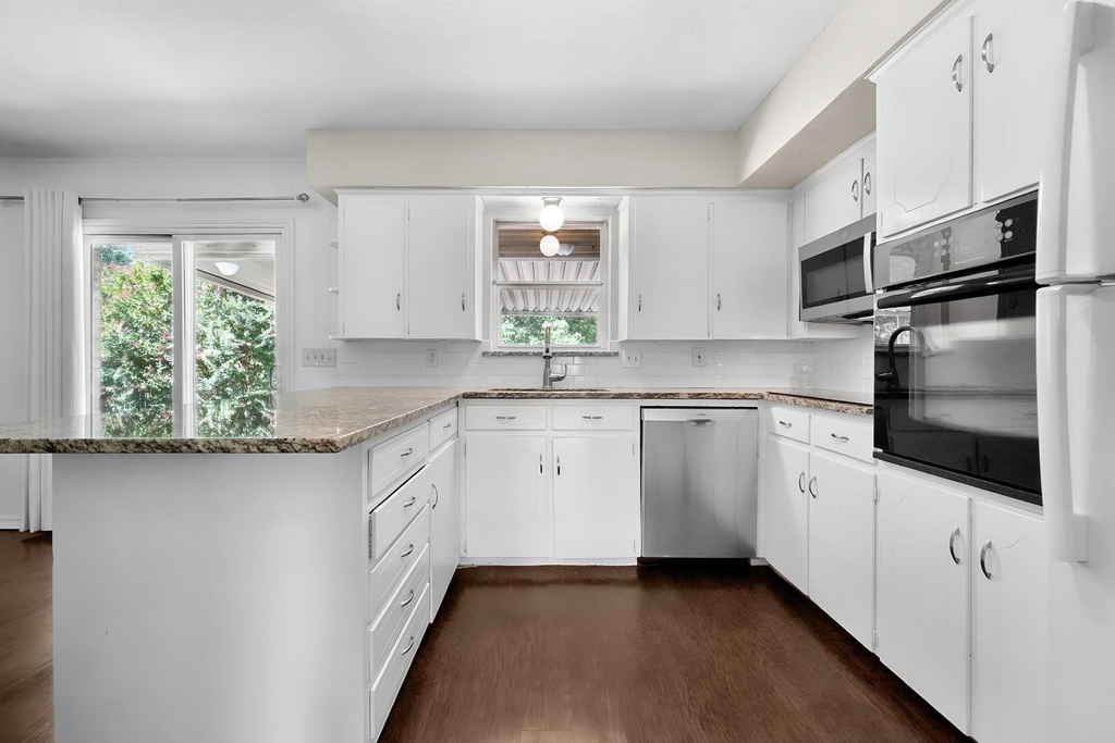 8351 Lullwater Drive - Photo 12