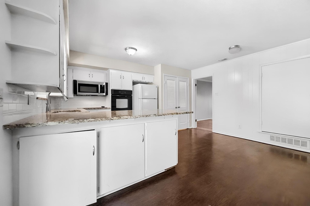 8351 Lullwater Drive - Photo 13