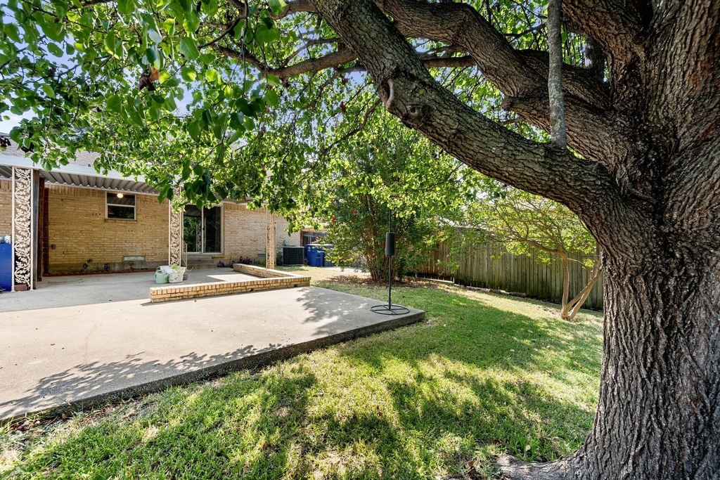 8351 Lullwater Drive - Photo 23