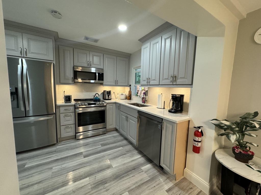 200 Ne 56th Street - Photo 5