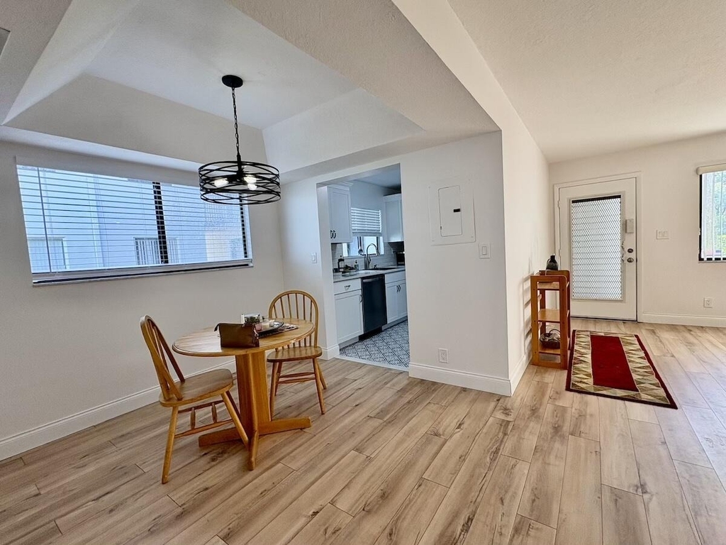 15091 Ashland Circle - Photo 2