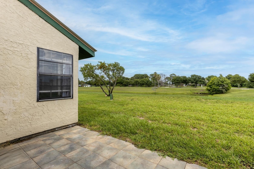 603 Sw Jeanne Street - Photo 11