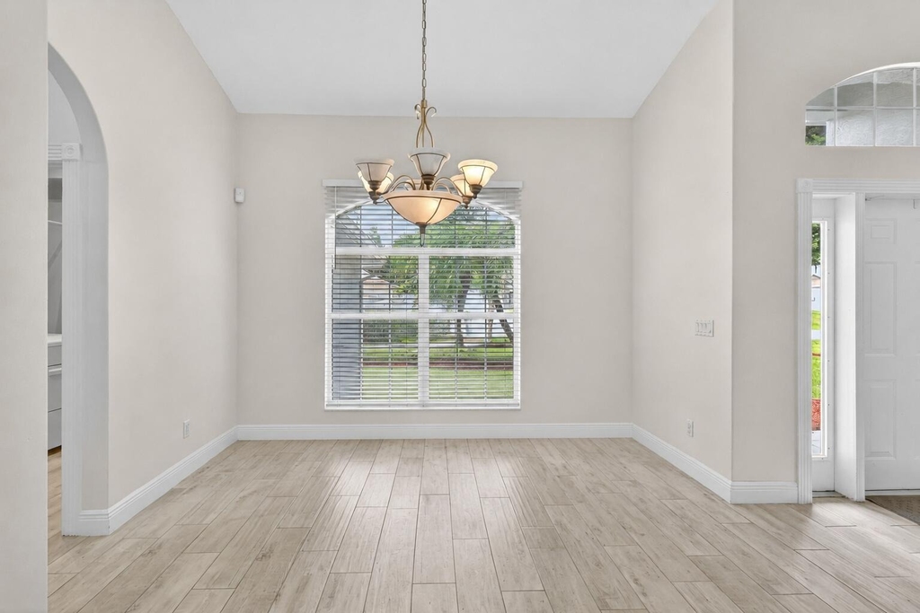 1571 Sw Hunnicut Avenue - Photo 7