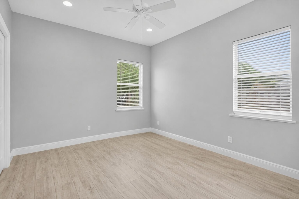 1571 Sw Hunnicut Avenue - Photo 8