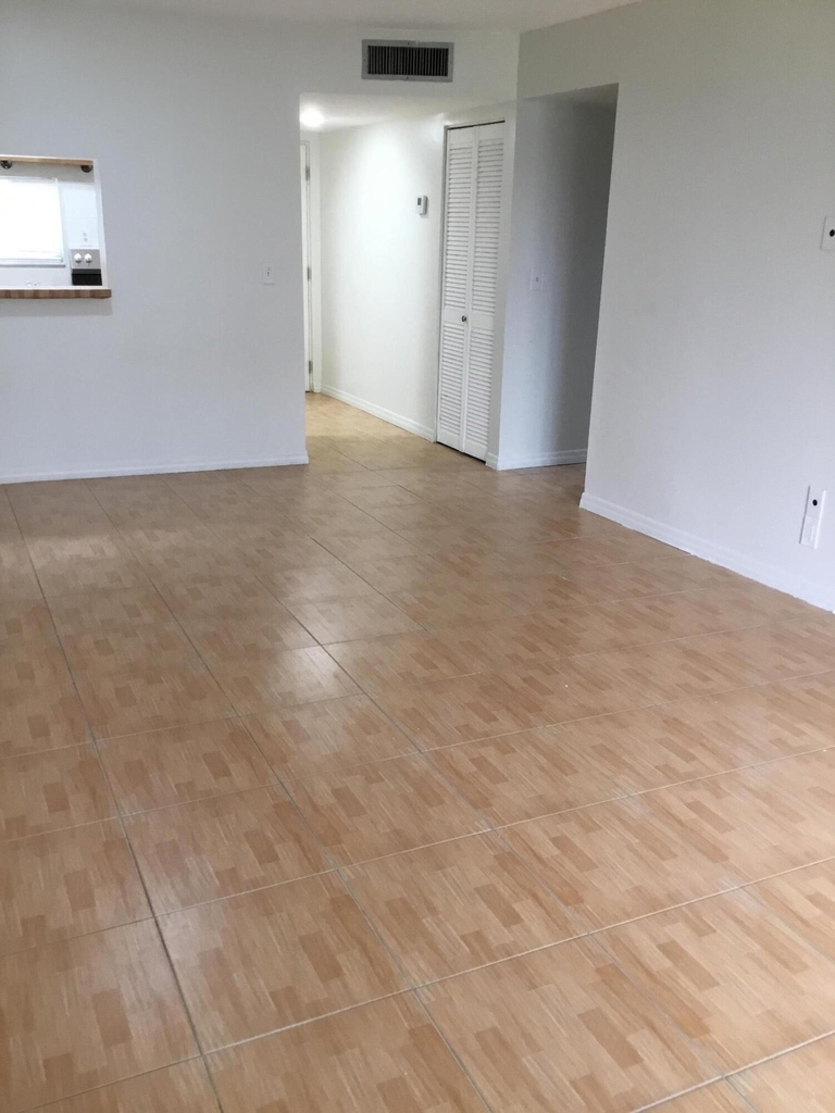 7860 Nw 50th Street - Photo 9