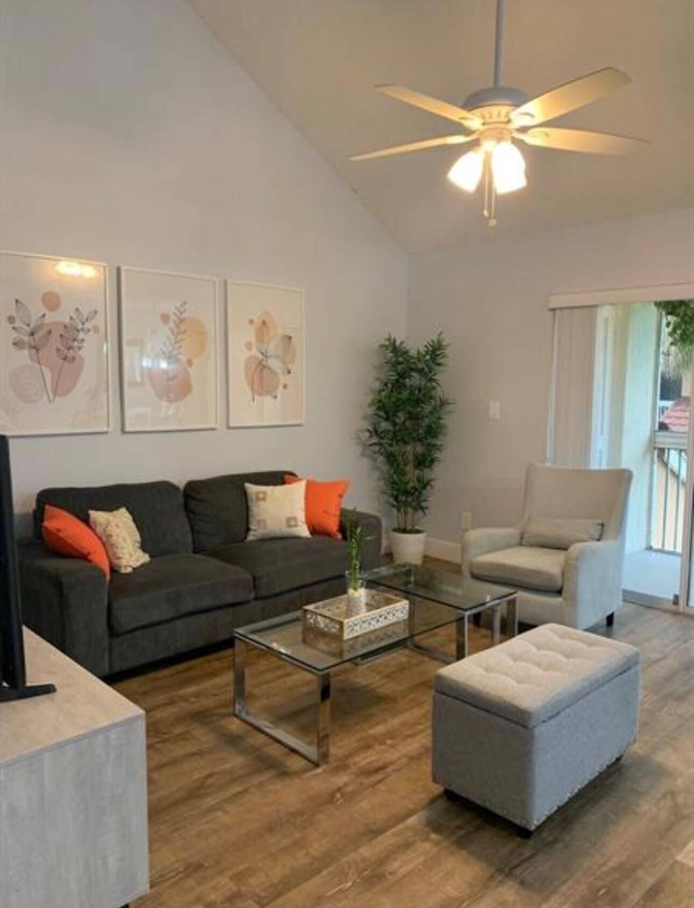 832 Nw 92nd Avenue - Photo 9