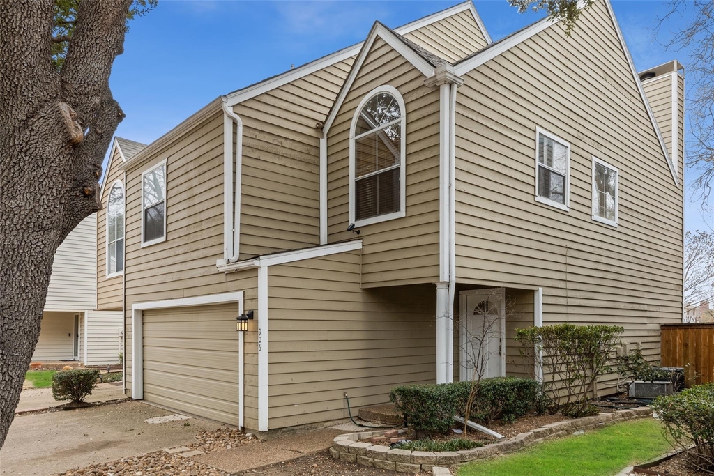 906 Canal Street - Photo 2