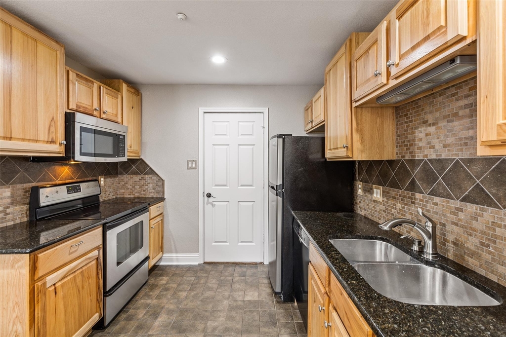 906 Canal Street - Photo 11