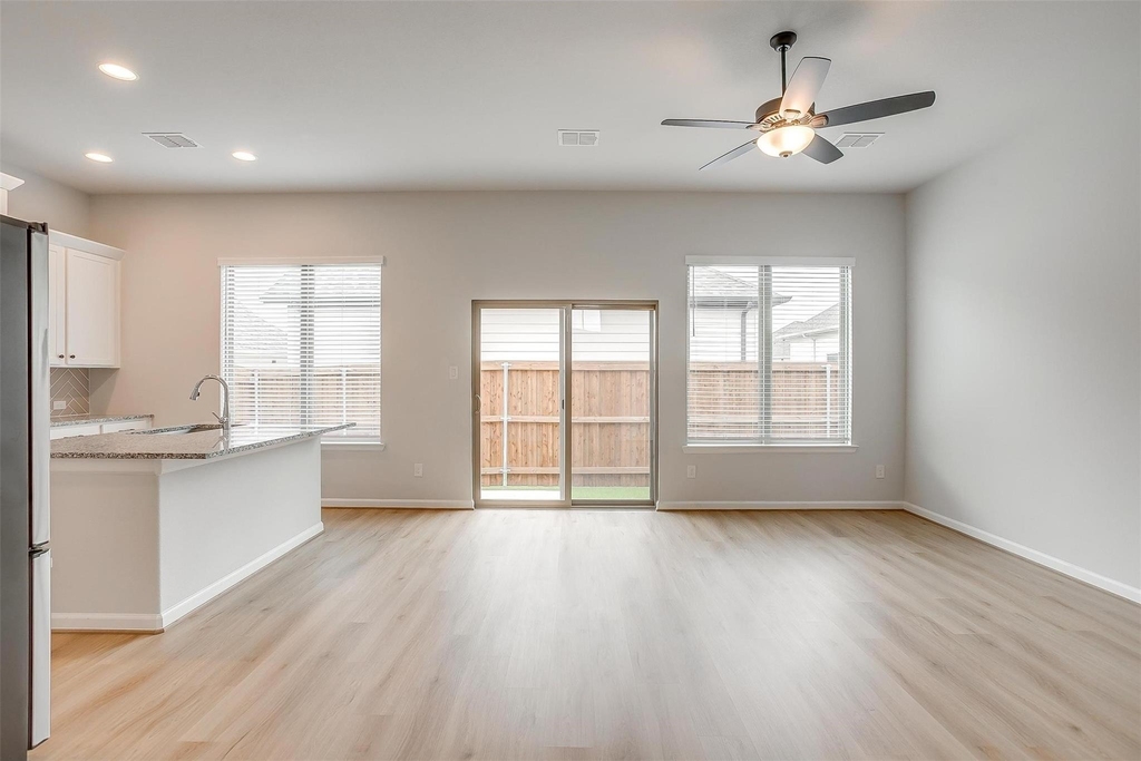 10512 Palmera Road - Photo 2