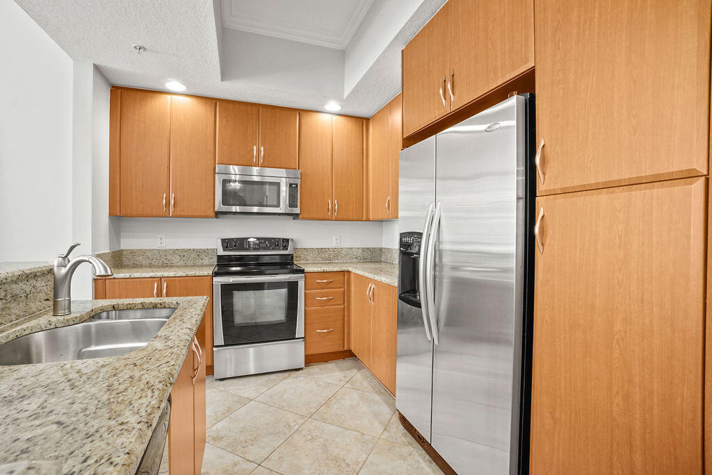 701 S Olive Avenue - Photo 2