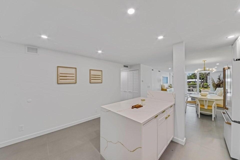 765 Jeffery Street - Photo 5