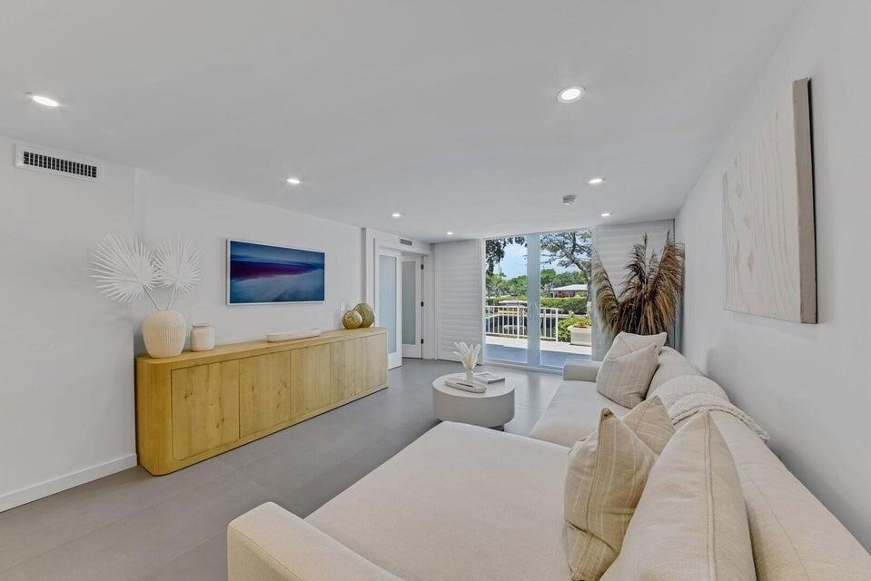 765 Jeffery Street - Photo 10