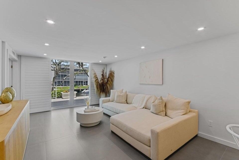 765 Jeffery Street - Photo 9