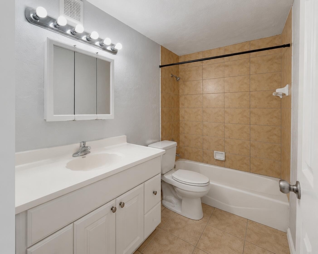 1223 W 27th Street - Photo 10
