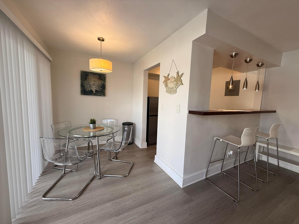 3226 Ne 12th Street - Photo 2