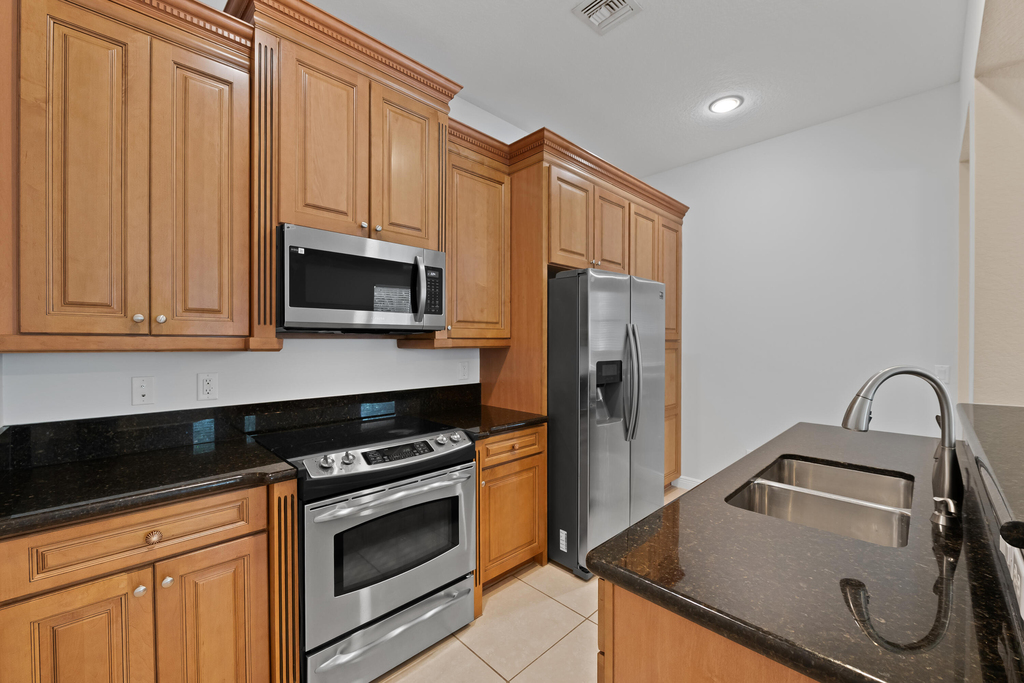 870 Nw 83rd Lane - Photo 9