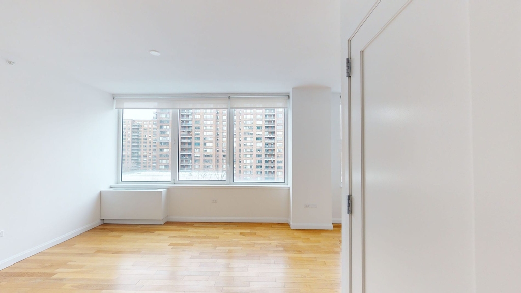 808 Columbus Ave - Photo 3