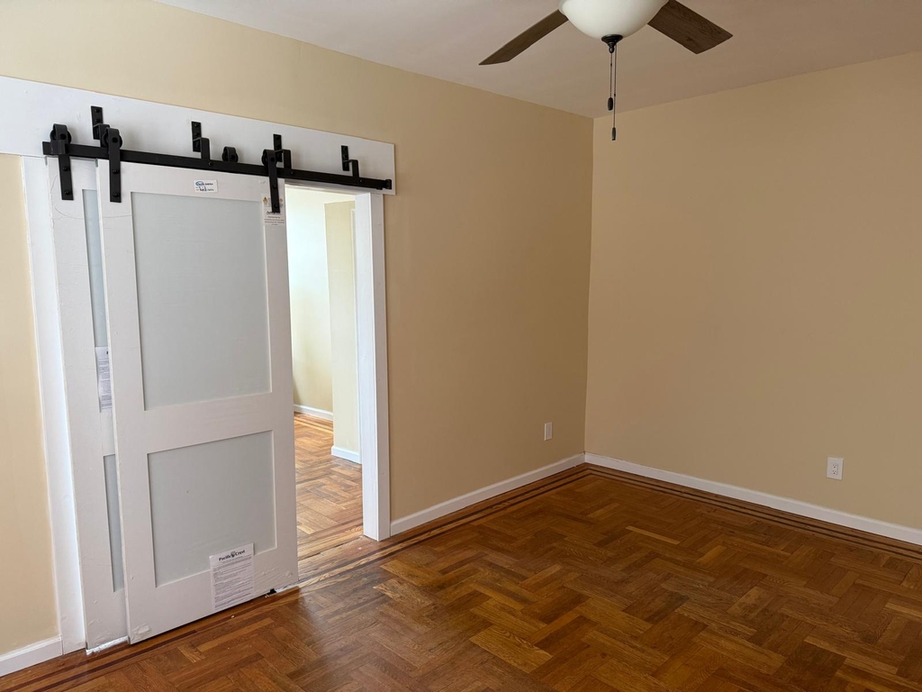 40 East 52nd Street - Photo 7