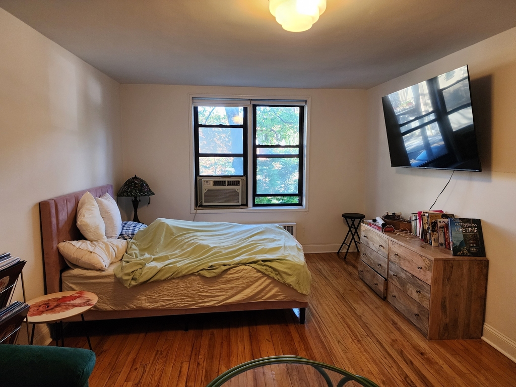 149th St. & Main St. - Photo 5