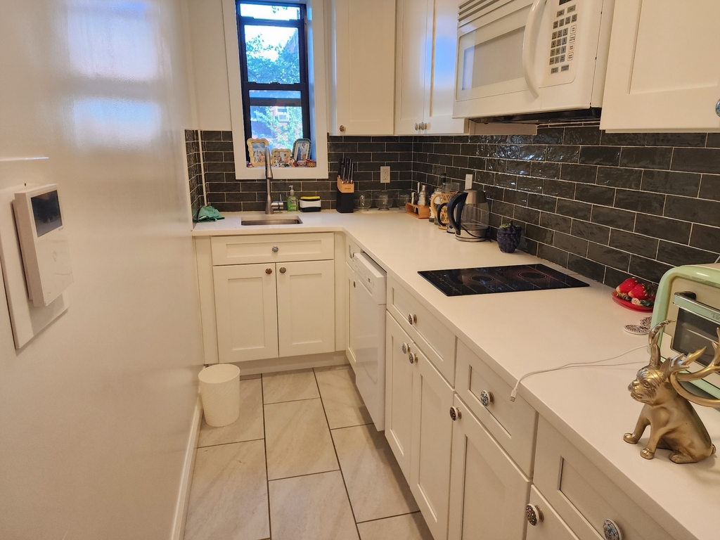 149th St. & Main St. - Photo 1