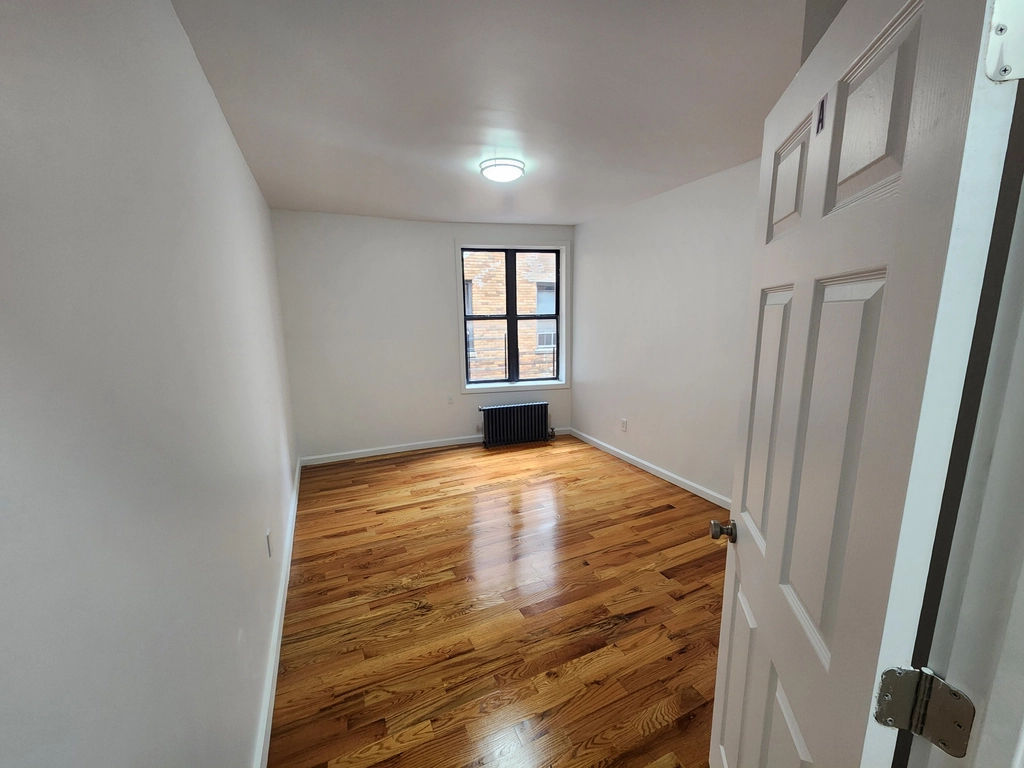 700 West 175th Street - Photo 7