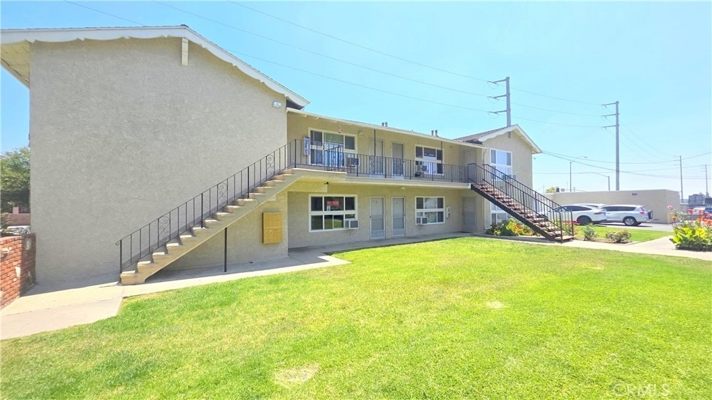 2334 E Santa Fe Avenue - Photo 1