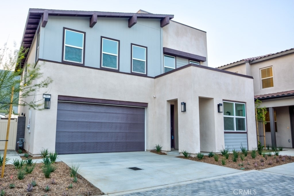 15812 Caterpillar Dr - Photo 0