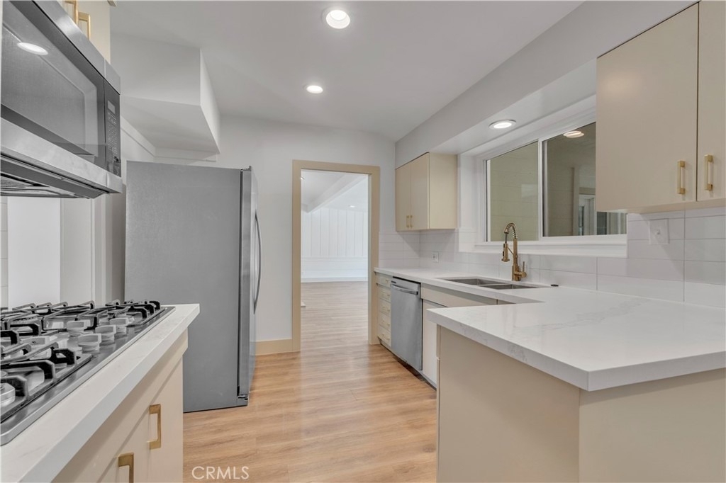 11944 Hesby Street - Photo 15