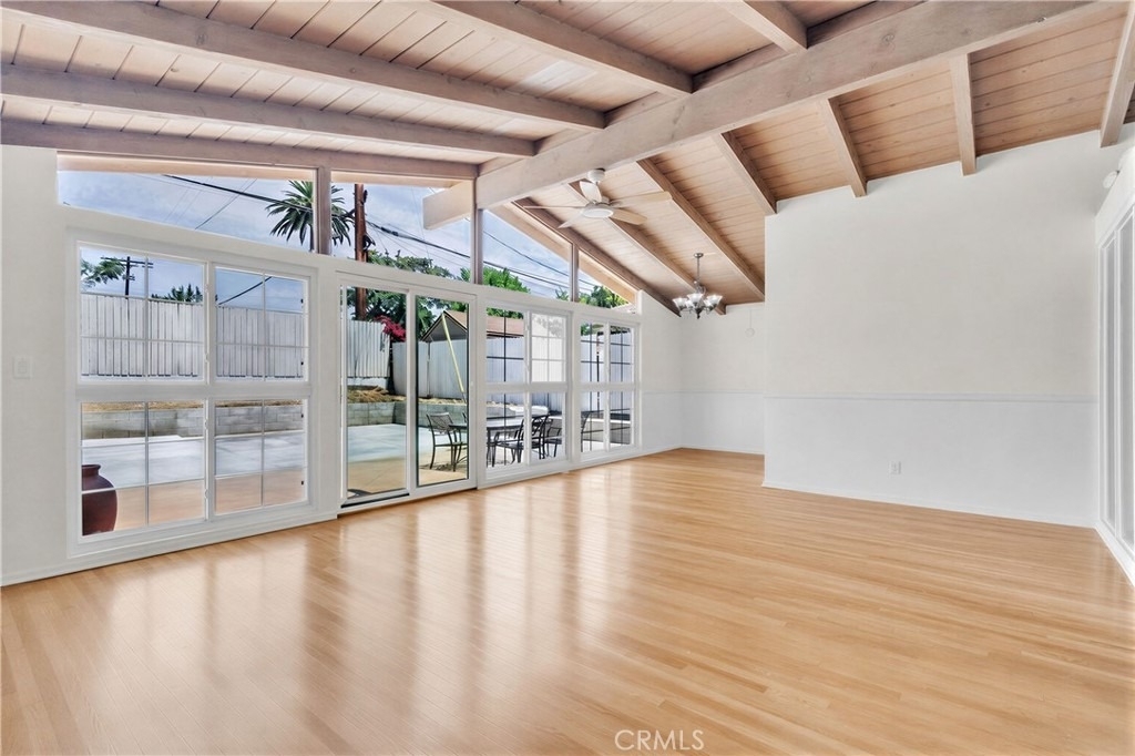 16433 Kingsbury Street - Photo 2