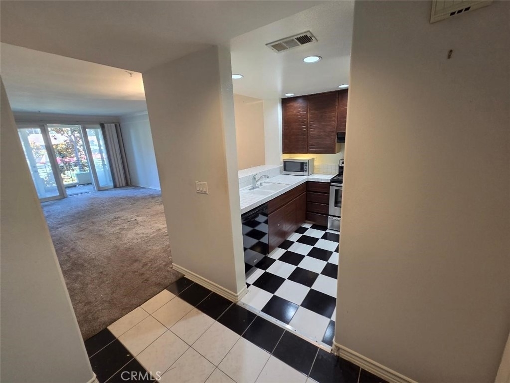 2253 Martin - Photo 6