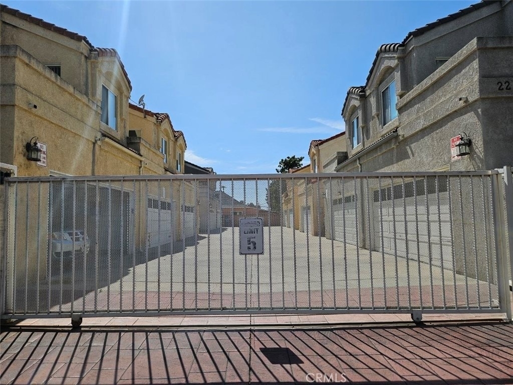 22027 Hawaiian Avenue - Photo 2