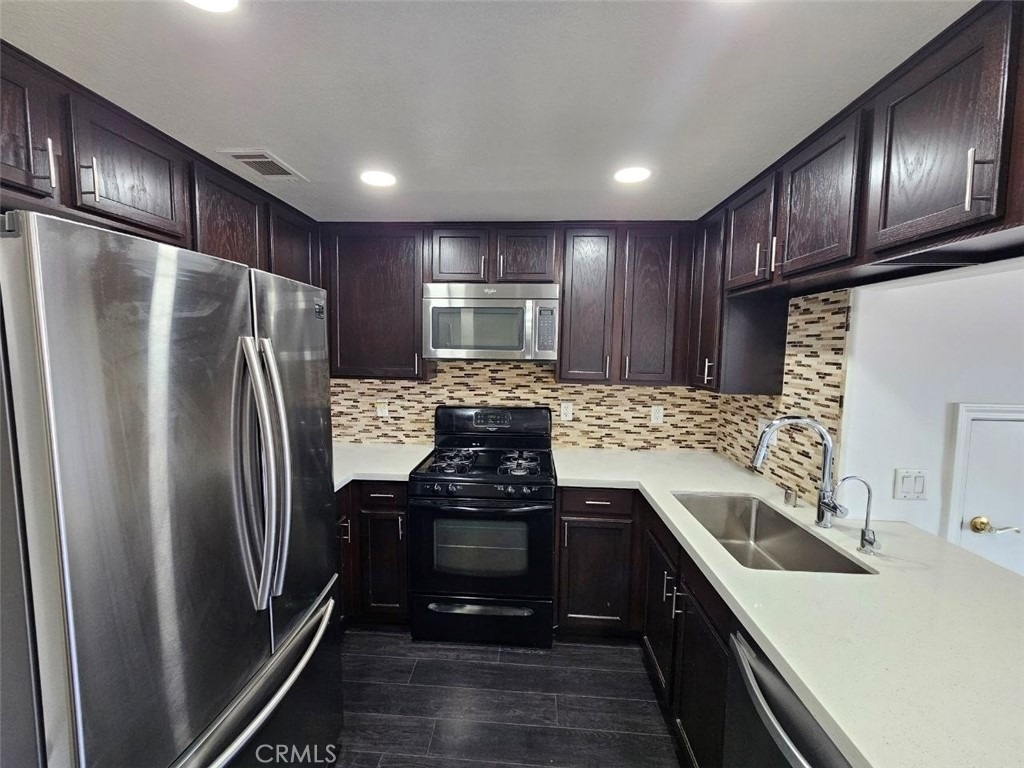 22027 Hawaiian Avenue - Photo 10