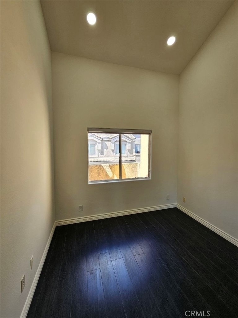 22027 Hawaiian Avenue - Photo 9
