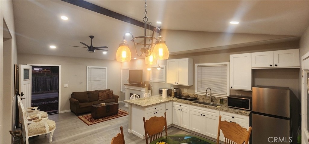 2534 Callender - Photo 4