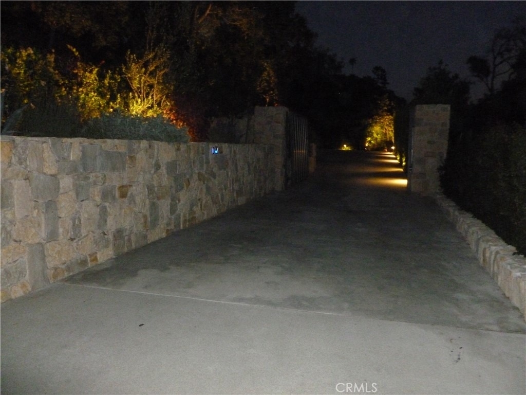 1094 Acanto Place - Photo 37